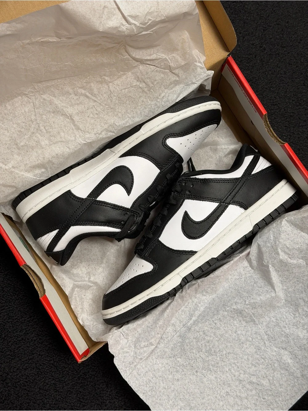 DS Nike Panda Dunk Men’s 8 Women’s 9.5